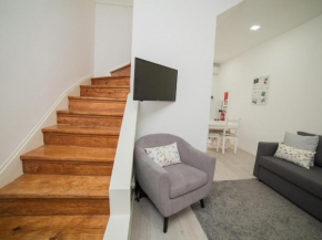 OPORTO GUEST Amparo Dollhouse